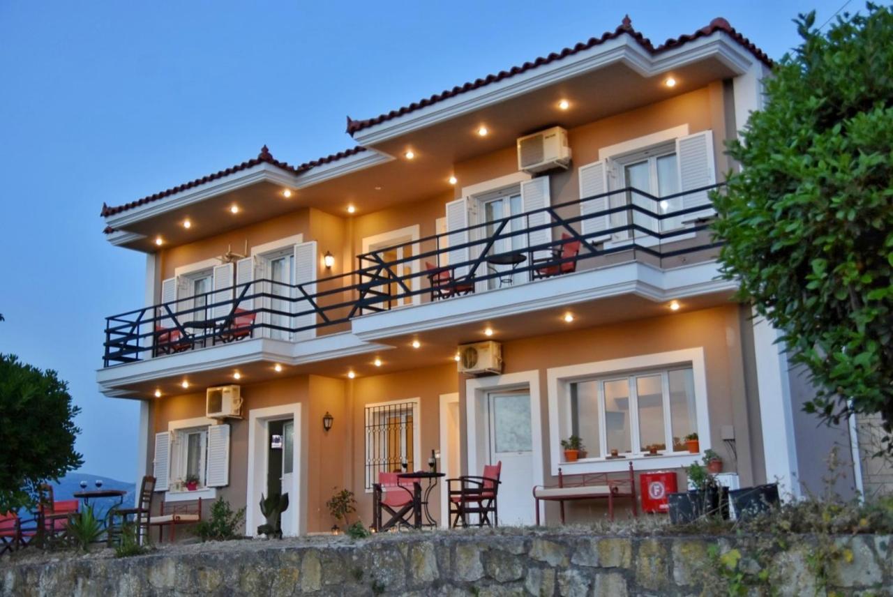 Anemomylos Apartments Lixouri Exteriör bild