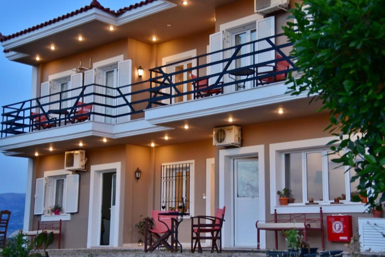 Anemomylos Apartments Lixouri Exteriör bild